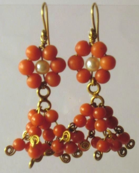 Orecchini Coralli in posa