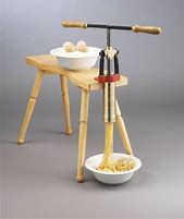 Panca in legno per torchio per pasta