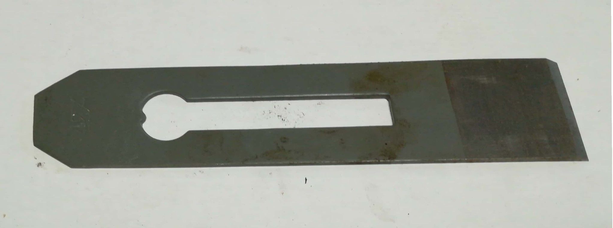 Ferro semplice per pialla forato mm 48