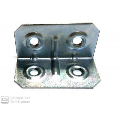 Piastrina piegata mm 20 x 20 largezza mm 40 zincata