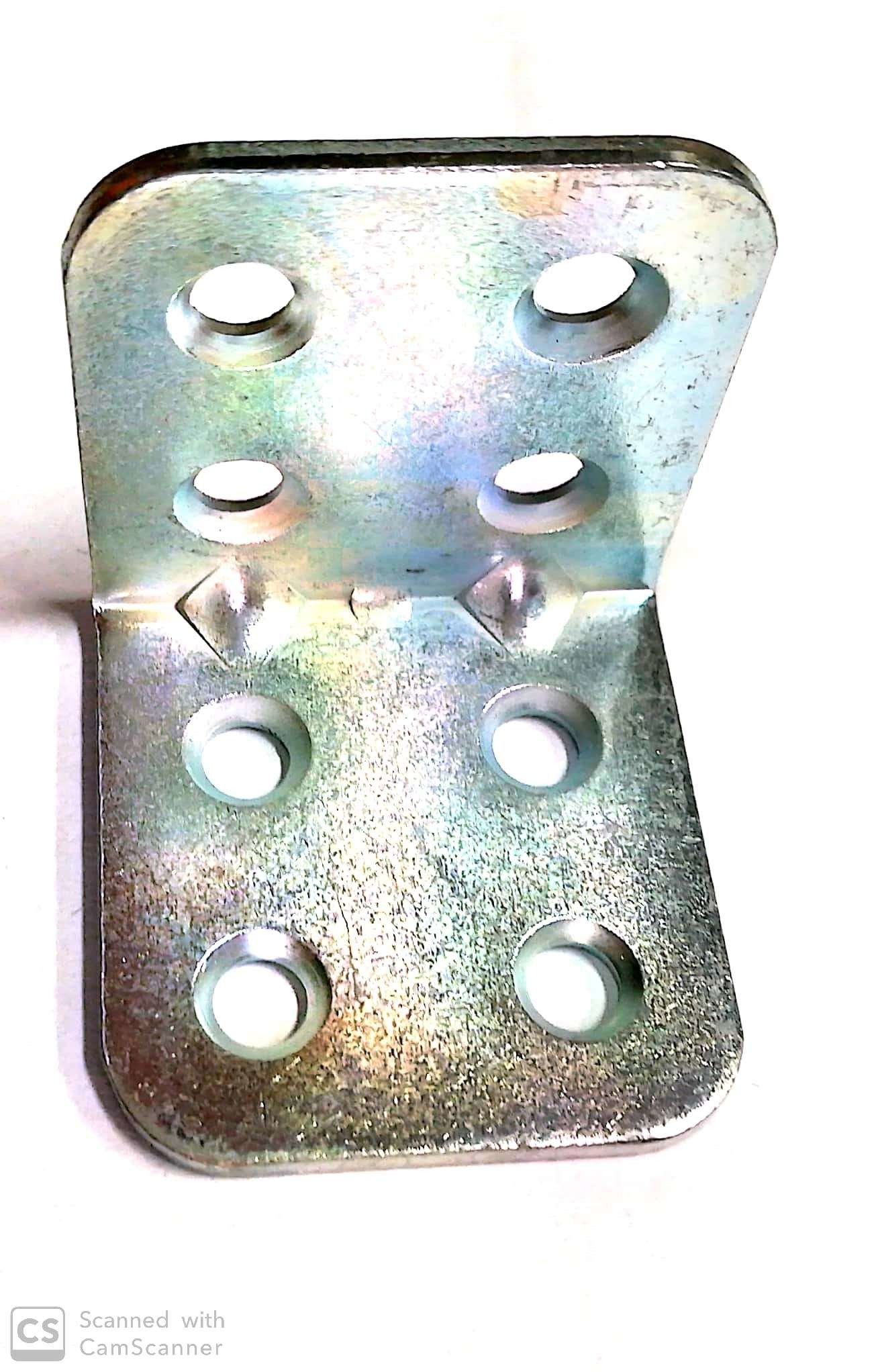 Piastrina pesante ad angolo mm 30 x 30 in ferro zincata