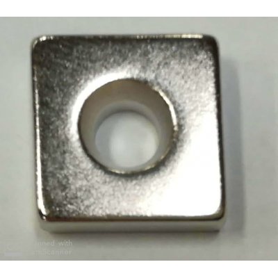 Calamita neodimio mm 15x15x5 con foro svasato Ø mm 5 forza Kg 5,3