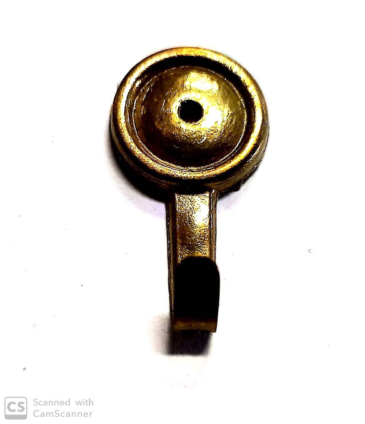 Attaccaglia mod. MEDAGLIA in ottone lucido