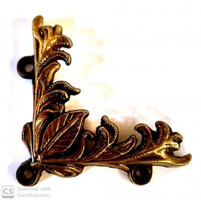 Reggispecchi ad angolo lavorato in zama bronzato mm 65 x 65