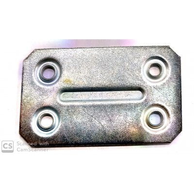 Piastrina rettangolare mm 67 x 40 spessore mm 1 con 4 fori Ø 5 mm