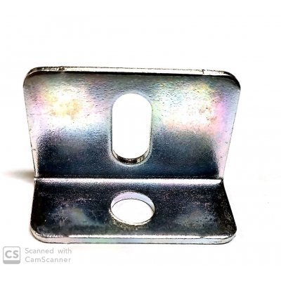 Piastrina piegata mm 32 foro con asola