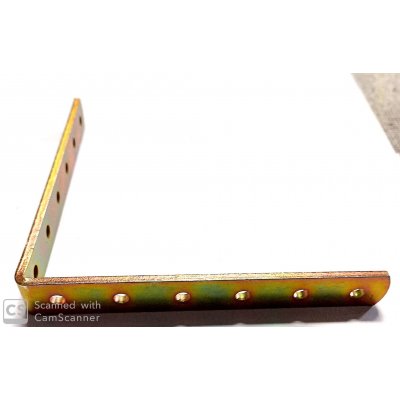 Piastrina piegata forata cm 15 x 15 spessore mm 4