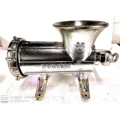 Tritacarne manuale n.32 con staffe per fissaggio a banco PORKERT