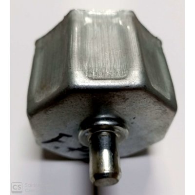 Calotta ottagonale NERVATA con perno mm 12 in ferro zincato