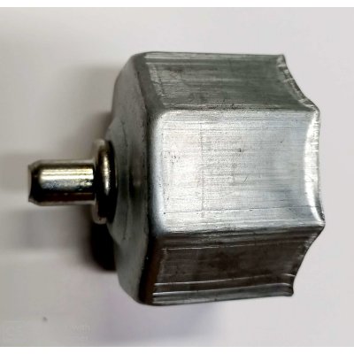 Calotta ottagonale LISCIA con perno mm 12 in ferro zincato