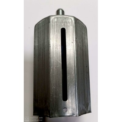 Calotta ottagonale LISCIA PROLUNGATA con perno mm 12 in ferro zincato