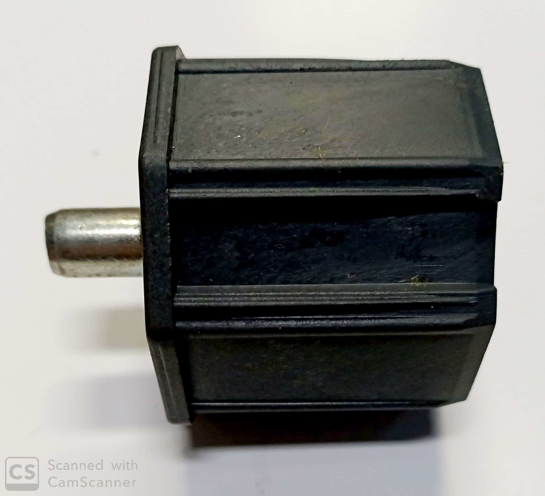 Calotta ottagonale con perno mm 12 in PVC