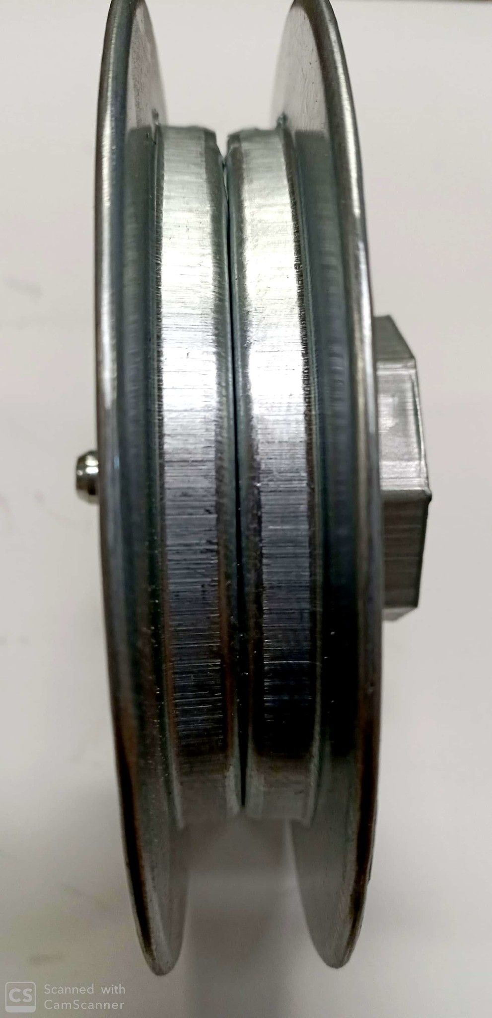 Puleggia in metallo d. 180 mm con calotta per rullo ottagonale mm 60