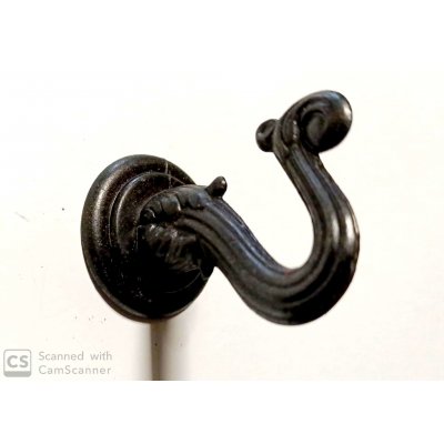 Gancio modello BAROCCO mm 45 x 30 in metallo verniciato nero