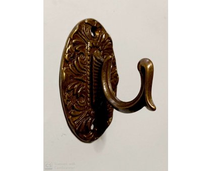 Gancio modello BAROCCO con rosetta mm 68 x 43 ottone bronzato