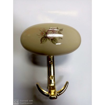 Appendiabito in metallo laccato bianco con fiore