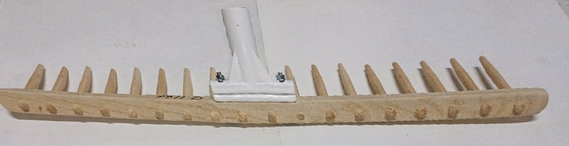 Rastrello legno per fieno con portamanico ORIENTABILE 18 denti