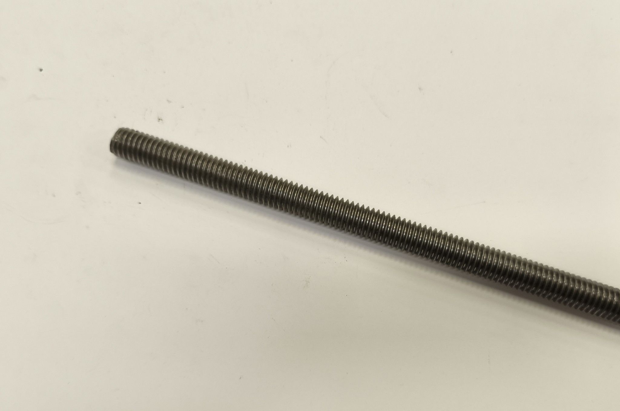 Barra filettata WHITWORTH 1/8' pollice lunghezza mm 1000 in ferro grezzo