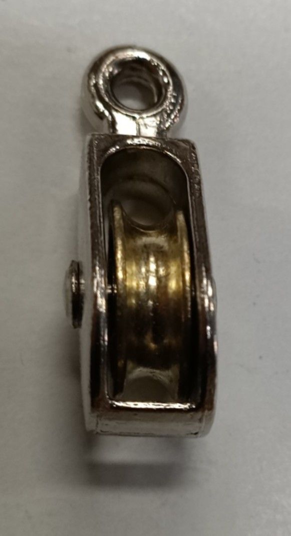 Carrucola ottone d. 20 mm con supporto ad occhiello