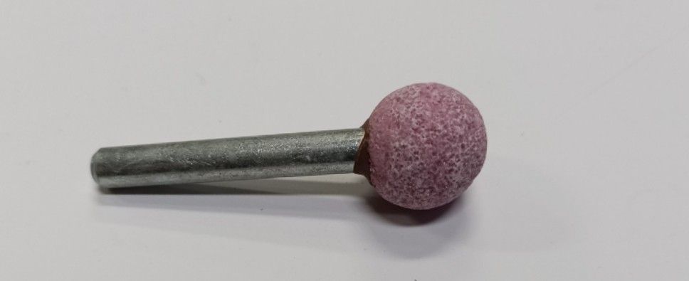Mola abrasiva  a SFERA diametro mm 15 gambo mm 6 al corindone rosa
