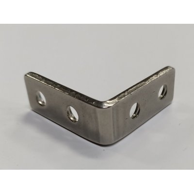 Lastrina ad angolo INOX A2 cm 3 x 3 a 4 fori larghezza mm 12 spessore mm 3