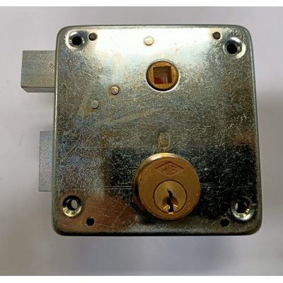 Serratura MG 436552 SN per cancelli cil. tondo fisso scrocco e catenaccio acciaio