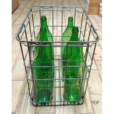 Cesta metallo con 6 bottiglioni in vetro da lt 2