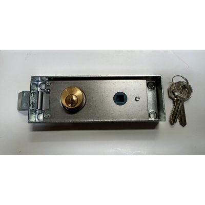 Serratura PREFER 6752 per porte di transito/cantina versione a spingere, scrocco equadro maniglia