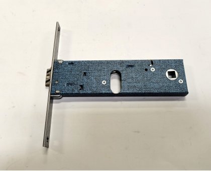Serratura OMEC 890 a fascia da infilare foro per cilindro ovale e. 70 mm