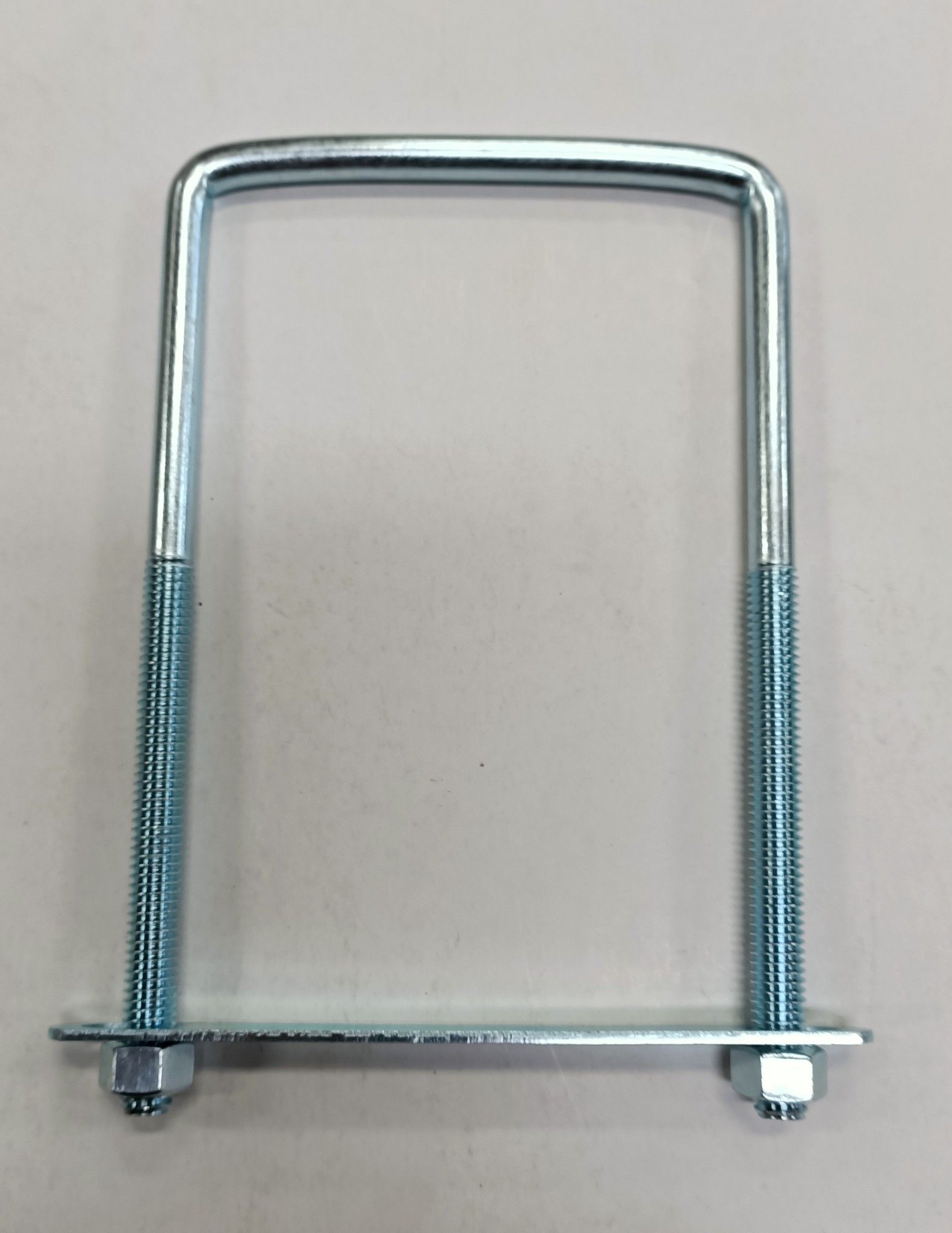 Cavallotto quadro mm 8 x 177 con piastra e dadi in ferro zincato