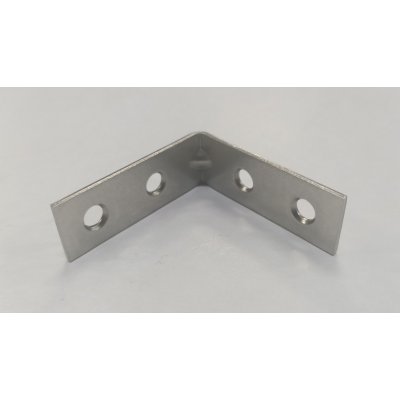 Piastrina angolo INOX cm 4 x 4 spessore mm 1,5 a 4 fori