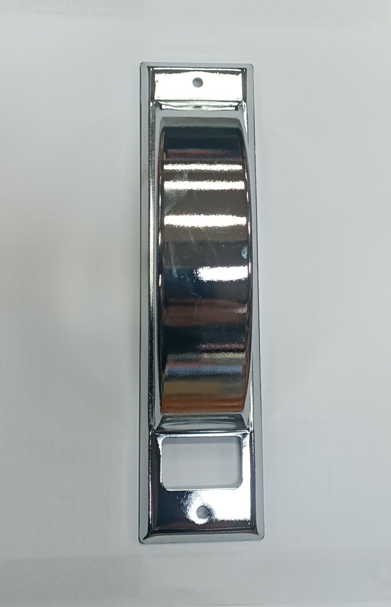 Placca per avvolgitore semincasso in ferro CROMATO interasse fori mm 200