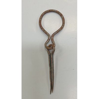 Maniglia sagomata per porte/scuri con coppiglia in ferro arruginito