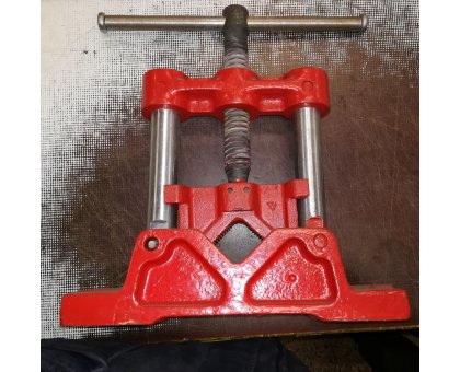 Morsa da banco ribaltabile per tubi da 3"