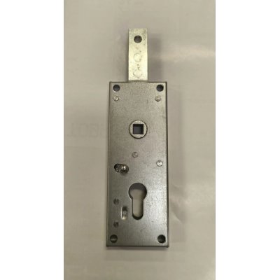 Serratura NEMEF 0307N01 con molla e foro sagomato per basculante catenaccio con filetto 8 MA