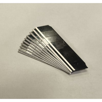 Lame a spezzare BLACK BLADE mm 18 x 0,7 spessore confezione pz 10