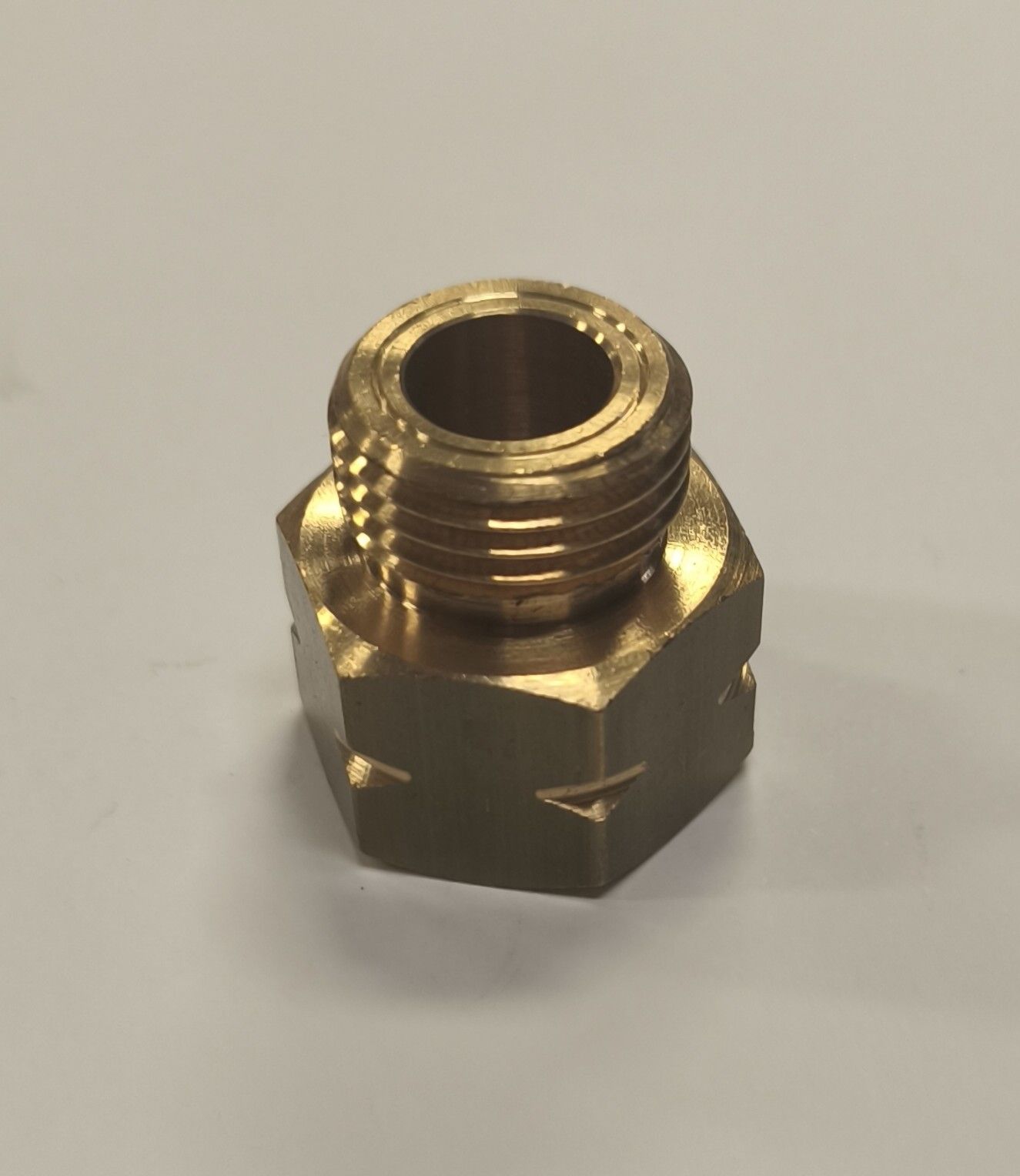 Riduzione filetto  F 21,8x14 sn attacco Tedesco x M 20x14 sn Italia