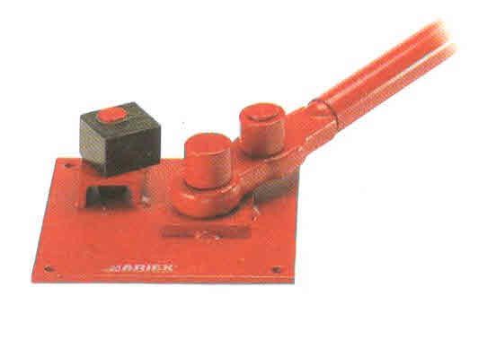 Piastra piegaferro con manico per tondo fino a mm 24