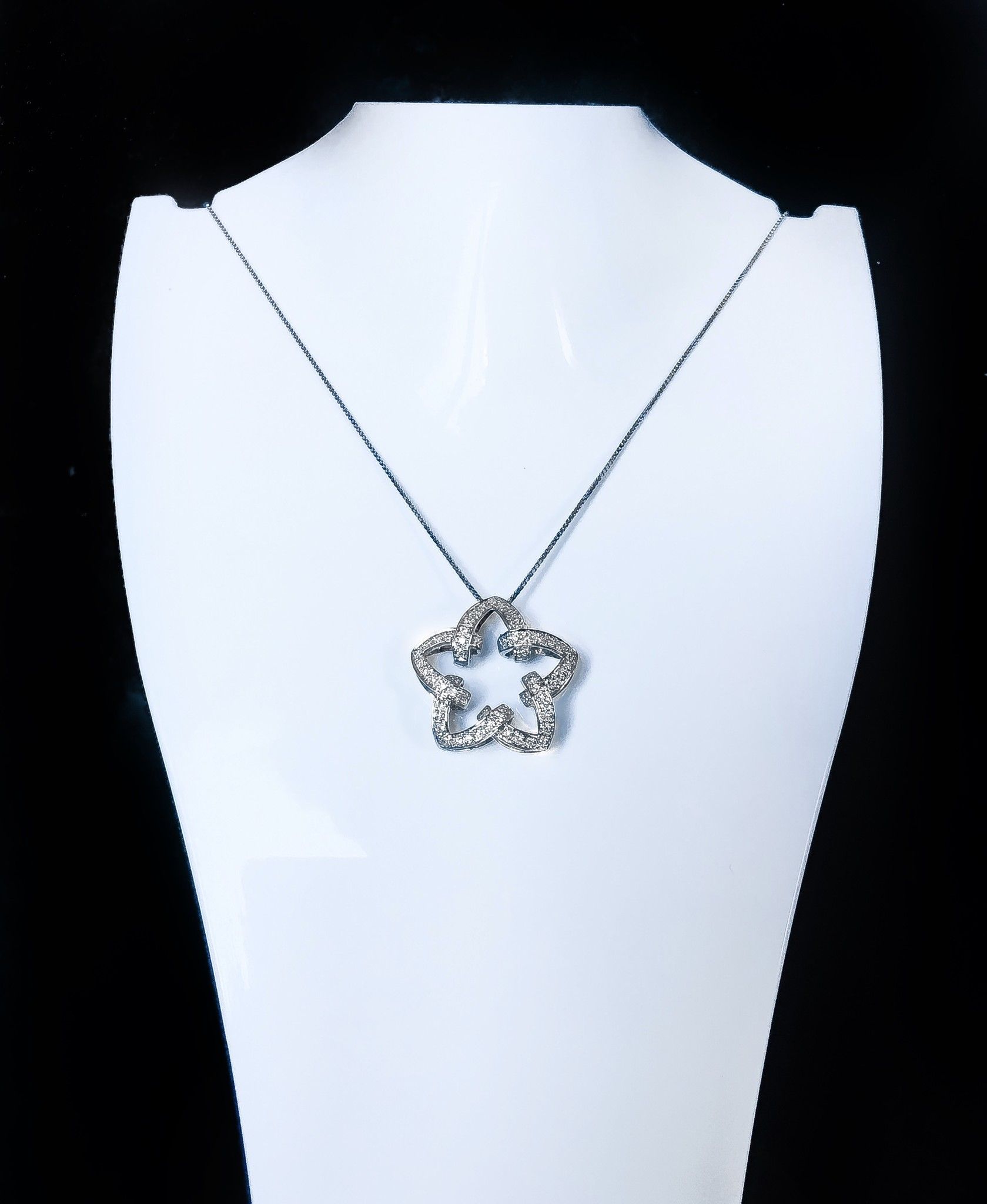 Girocollo stella in oro con diamanti ref. KP3069