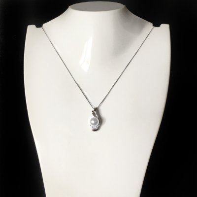 Girocollo con perla e diamanti in oro ref. CLN1317