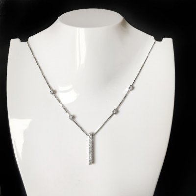 Girocollo con barretta in oro e diamanti ref. VDB07822