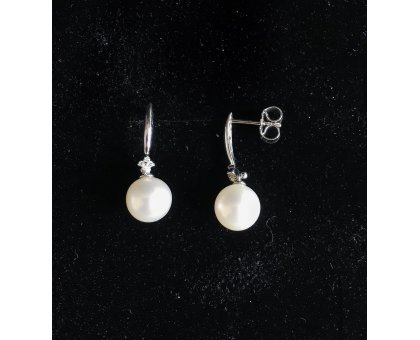 Orecchino in oro con perla e zirconi ref. OP1