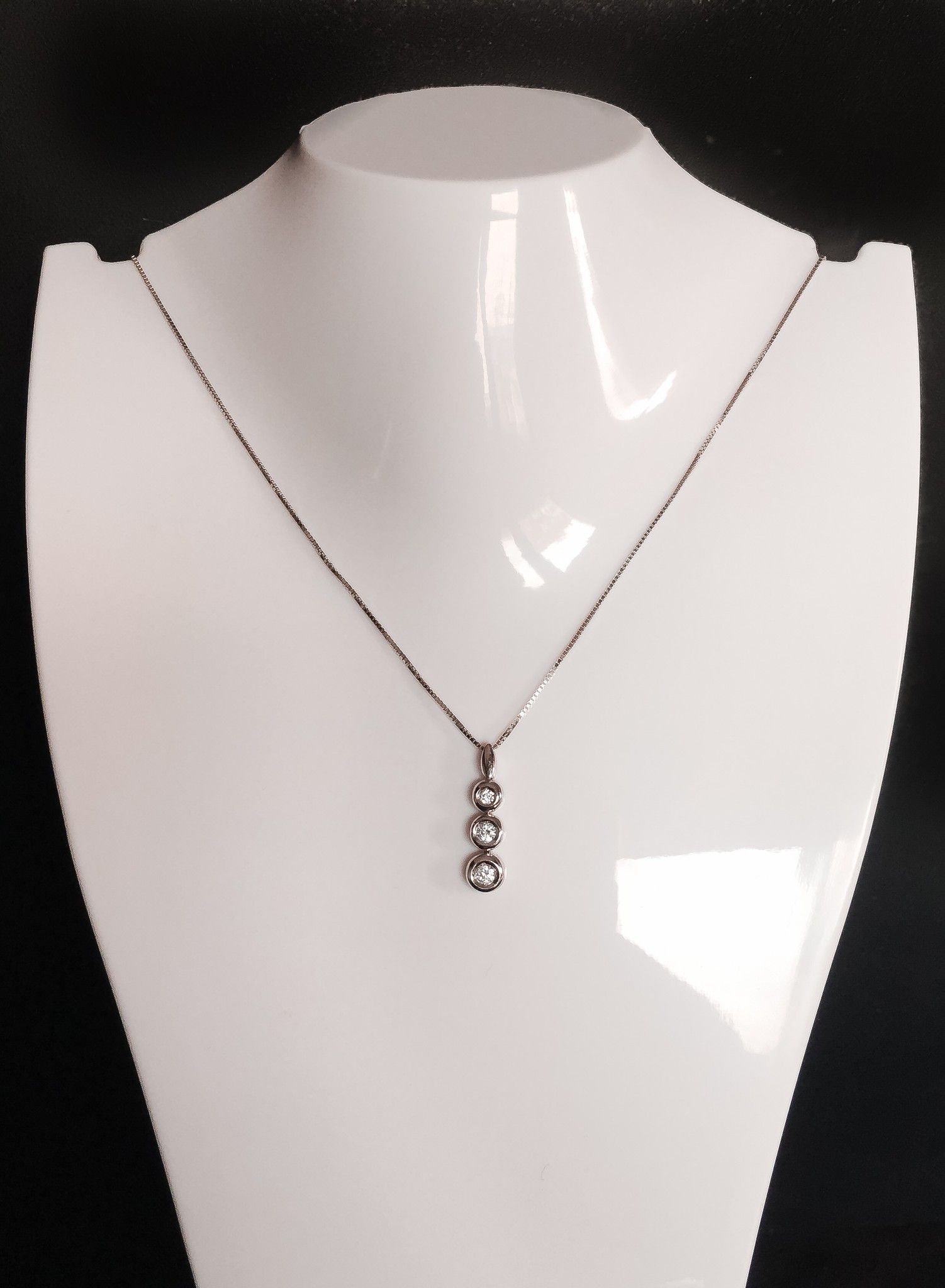 Girocollo trilogy in oro con diamanti ref. CLN1098
