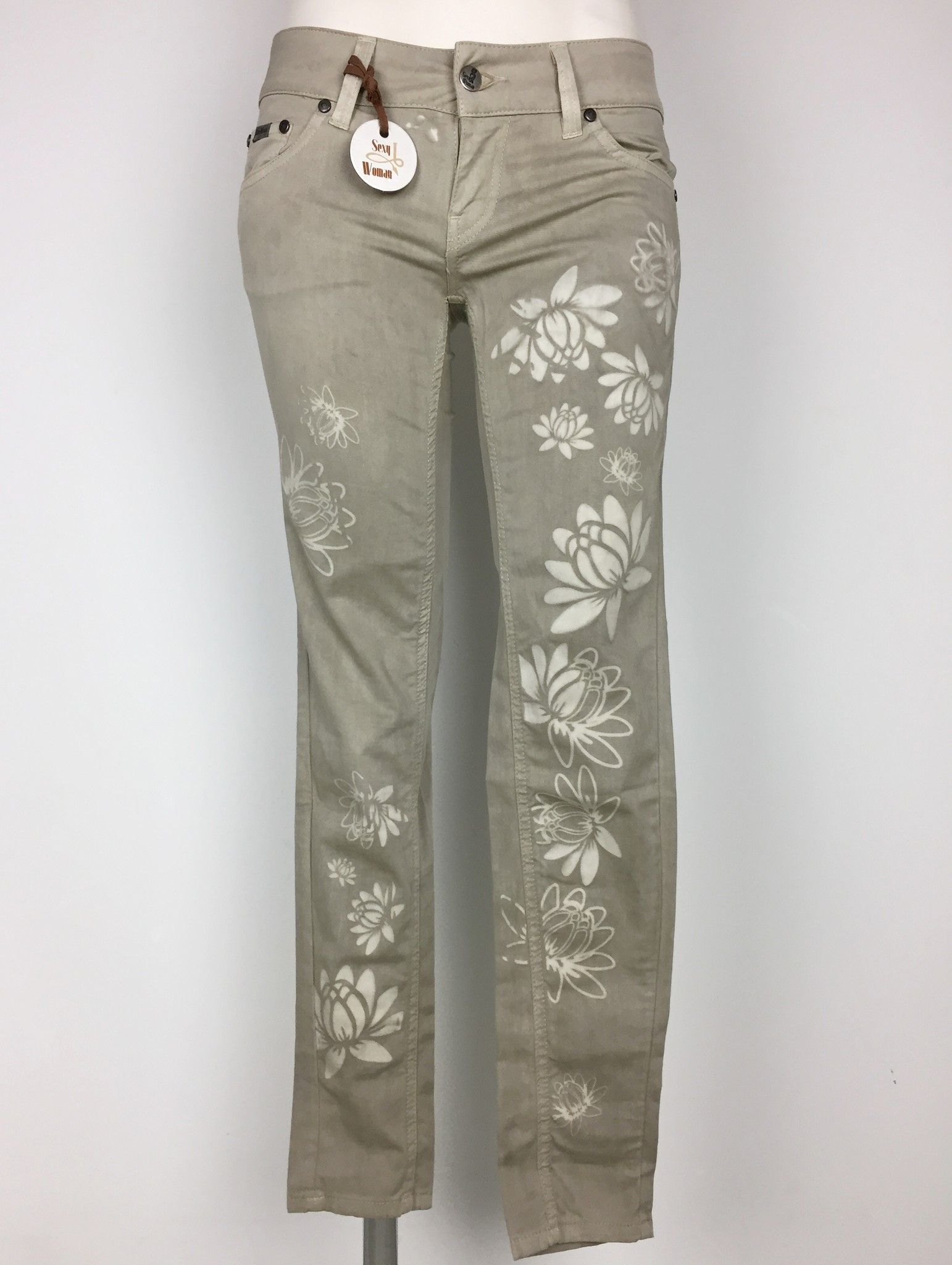 Sexy Woman Lightweight Cotton Jeans with Printed Flowers Cod.P414623