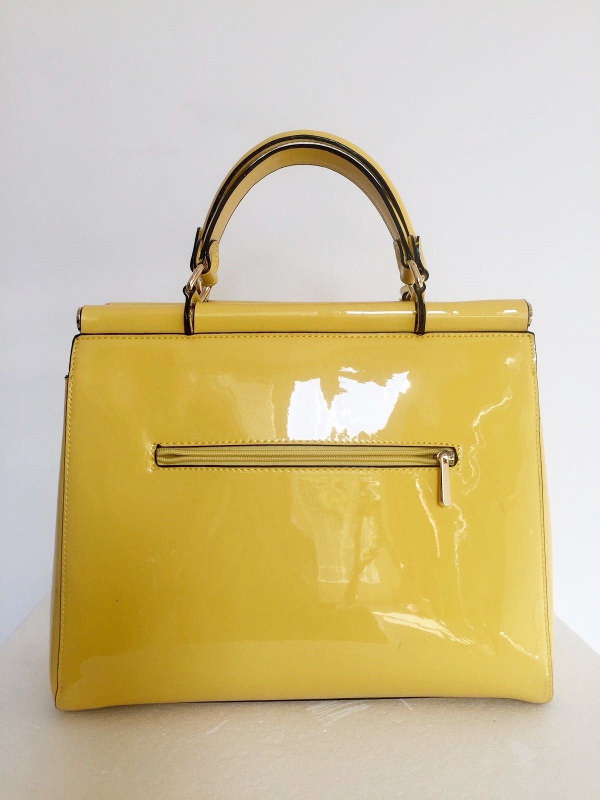 Patent leather handbag with lace Cod.1013