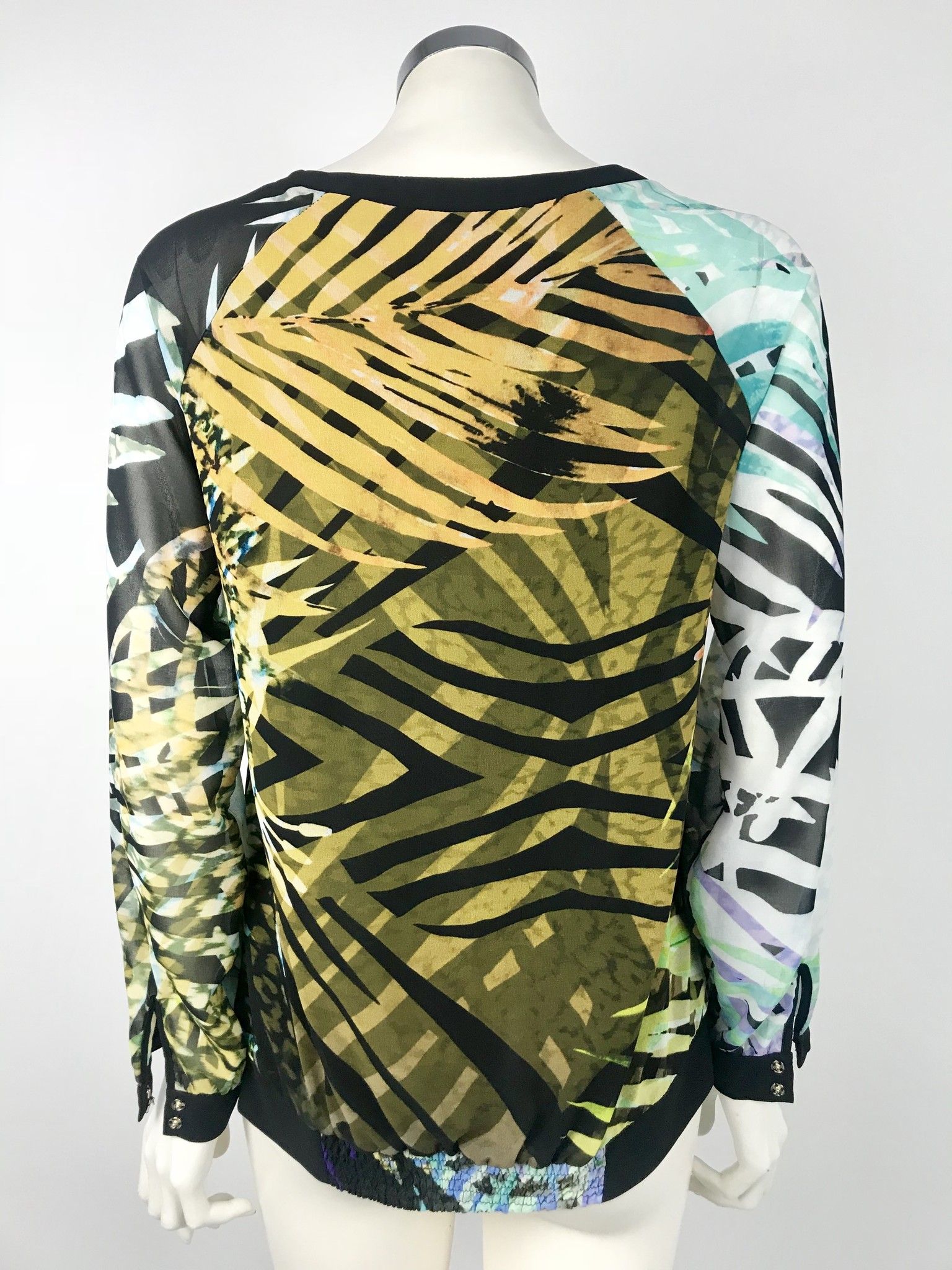  Gil Santucci Patterned Shirt V Neck Cod.T79