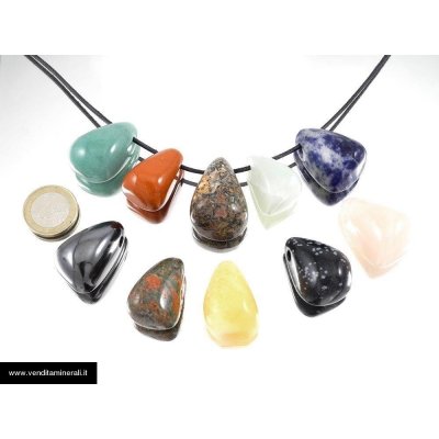 10 pietre martellate e perforate