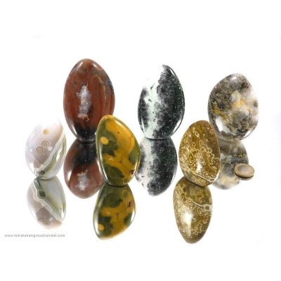 Calcedonio oceanico lucidato a mano libera 1 kg