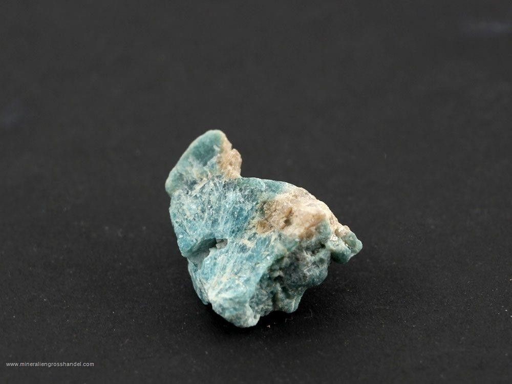 Grandidierite del Madagaskar  grezza