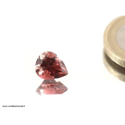 Rubellite - tormalina rossa sfaccettata